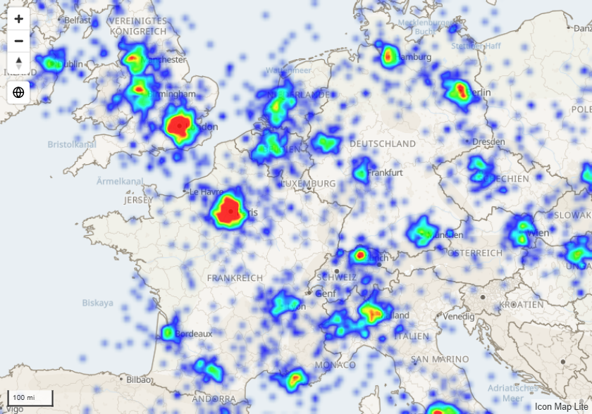 Eine Heatmap über Europa, blau an den Rändern und rot, wo die Punkte am dichtesten liegen