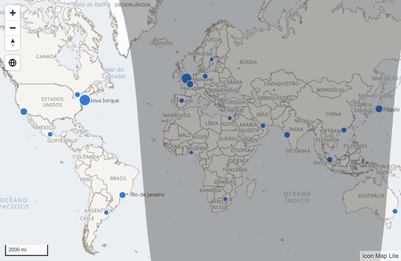 Um mapa-múndi com o lado da noite sombreado em escuro e círculos dos dados do relatório dos dois lados da linha
